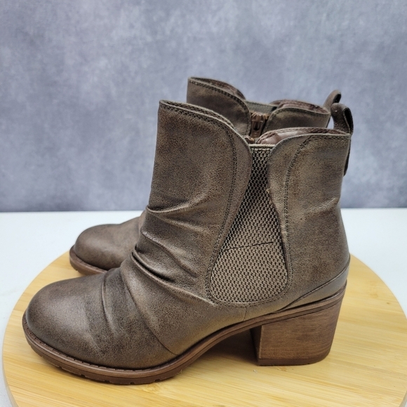 Bare Traps Womens DRENNAN Closed Toe Ankle Chelsea Boots Size 7M - Picture 2 of 14